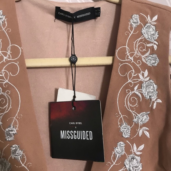 Carli Bybel x Missguided Embroidered Crop Top NWT - Picture 5 of 10
